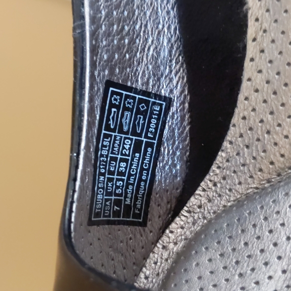 TSUBO Leather platform Heels - Picture 7 of 9